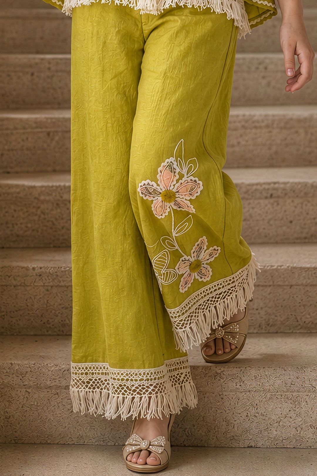 Liril Green Thread and Lace work Co-ord Set for Girls