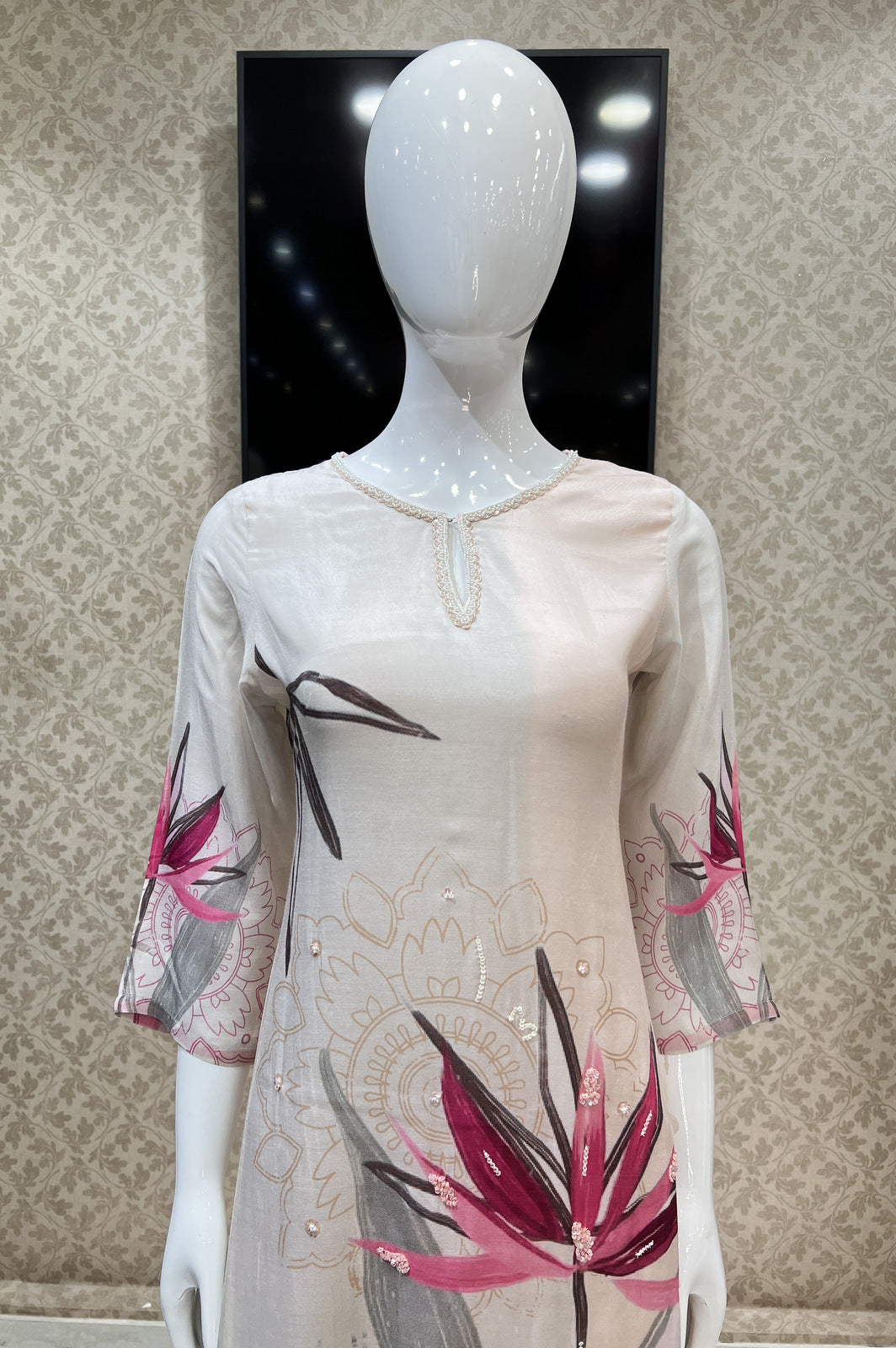 Peach Digital Print, Beads, Pearls and Sequins work Straight Cut Salwar Suit
