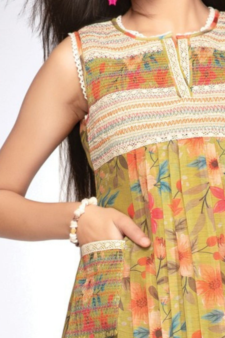 Girls Floral Print Casual Frock with Woven Yoke and Front Pockets